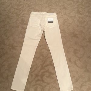 NWT. AG Prima size 26 mid-rise cigarette cream luscious superstretch sateen pant
